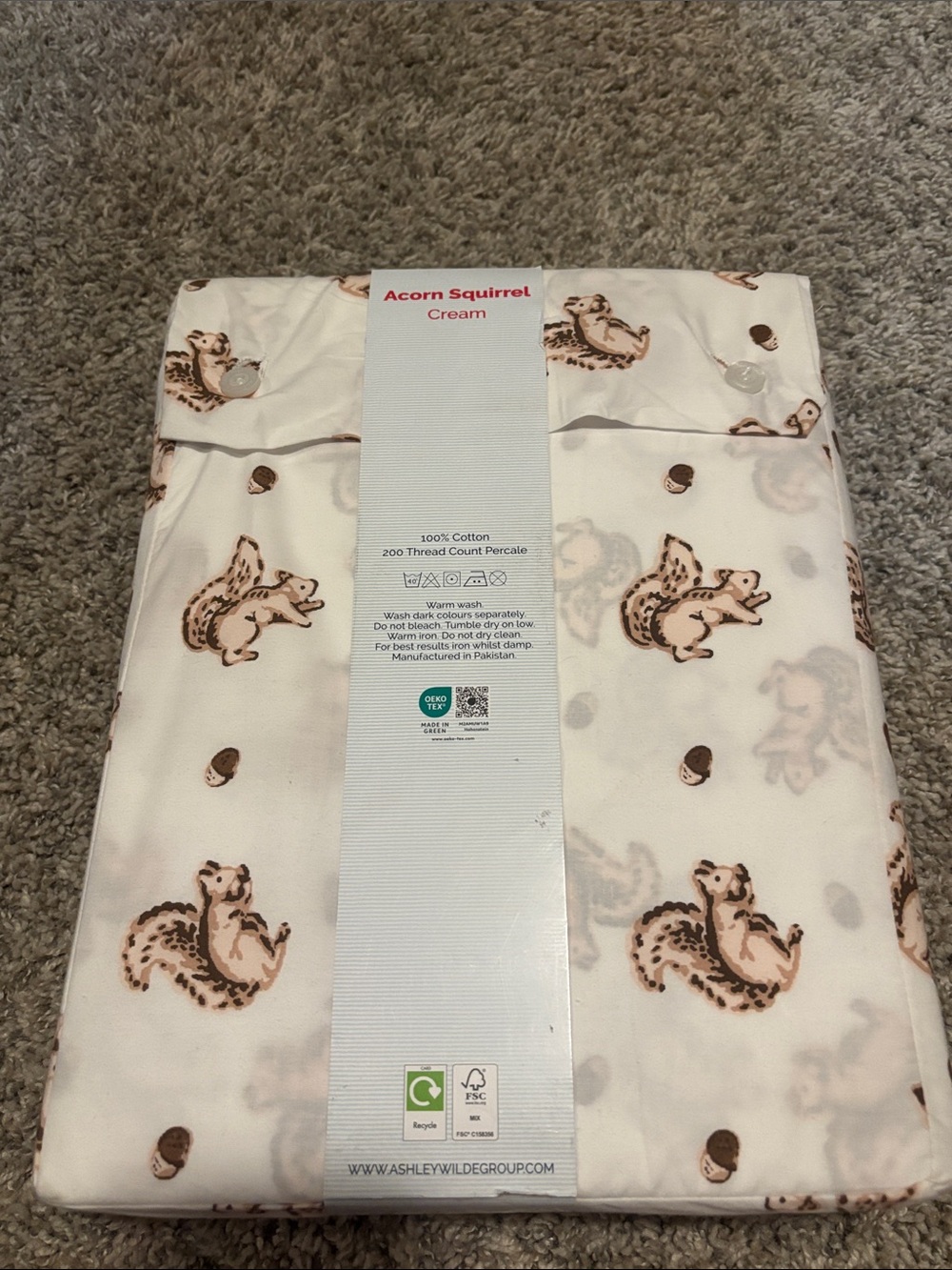 NWT Cath Kidston Acorn Squirrel Cream Queen Sheet Set - Picture 3 of 4
